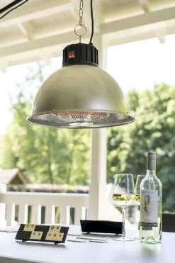 Eurom Heater 1500 Industrial Terrasverwarmer -Professionele winterwarmtewinkel 900 600 8713415333169 partytentheater 1500 ind sfeer 2