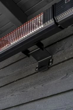 Eurom Heat And Beat Terrasverwarmer - Zwart 23 Eurom Heat And Beat Terrasverwarmer - Zwart -Professionele winterwarmtewinkel 900 600 8713415334579 heat and beat black sfeer 2